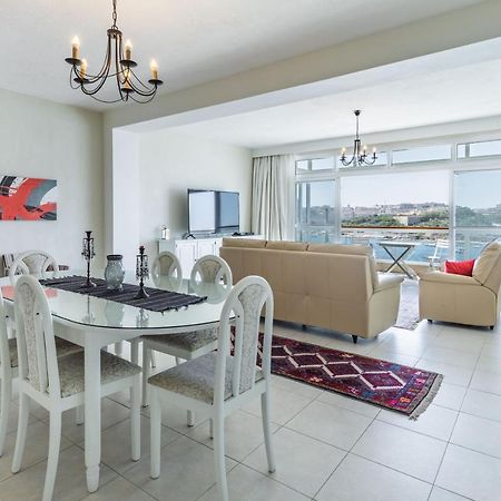 Stunning - Seafront 3-Bedroom 6Th Floor Слима Экстерьер фото